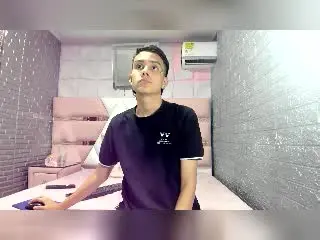 Xlovecam Adult Webcam of DanteHeat